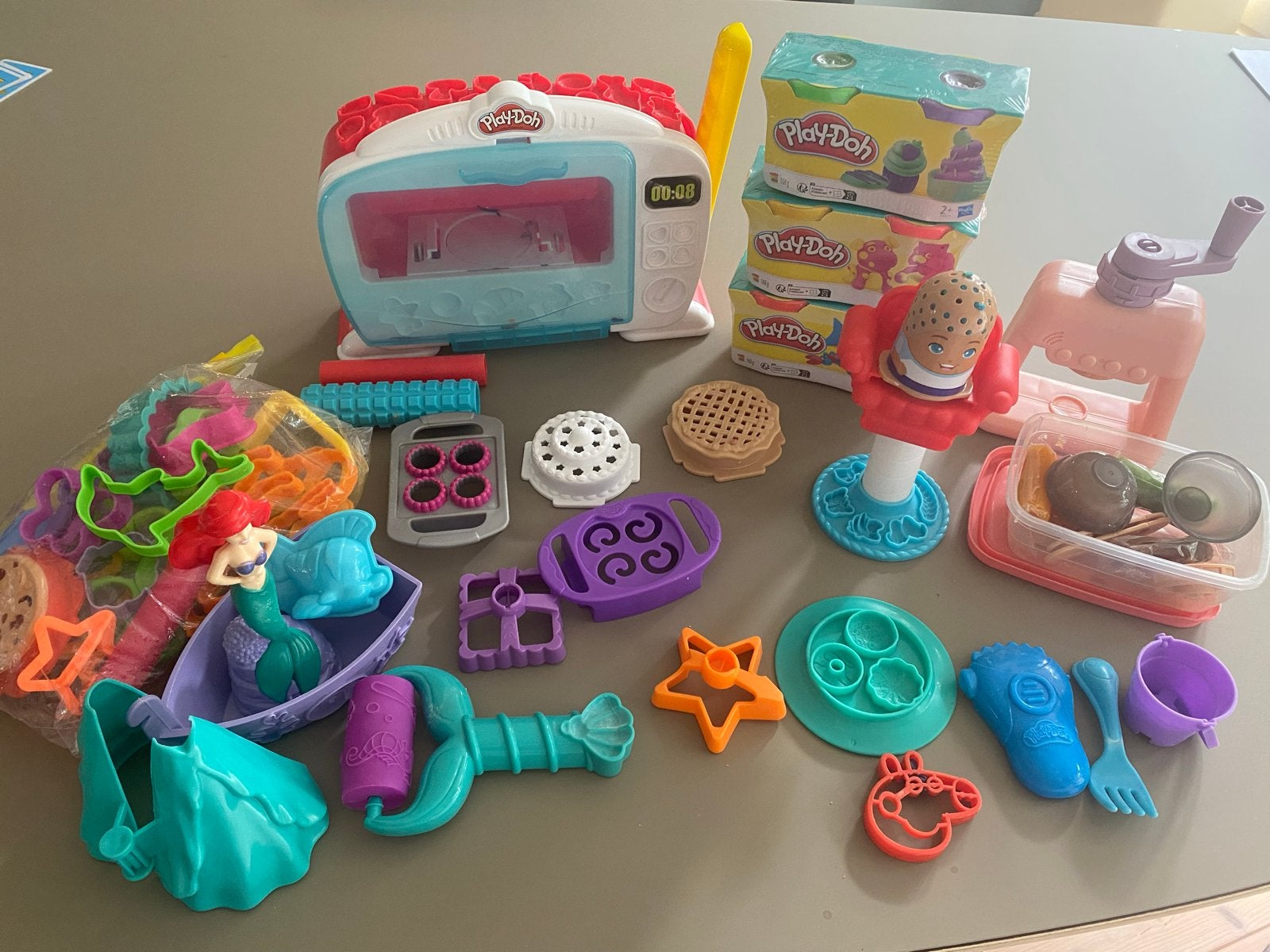 Play-Doh speelset met oven, klei en diverse accessoires, Ophalen of Verzenden, Gebruikt, Knutselen, Met geluid