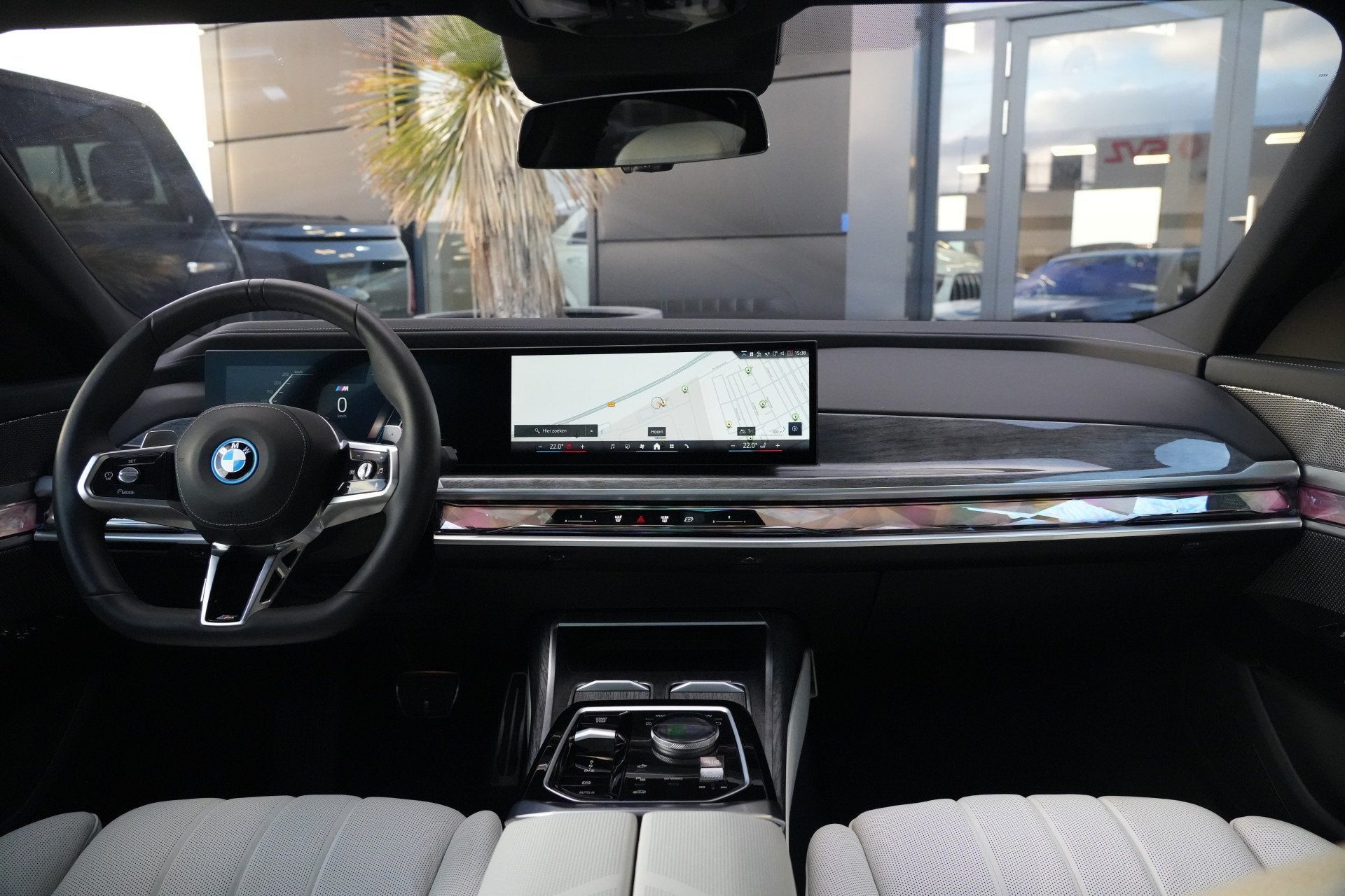 BMW 7 Serie 750e xDrive M Sport | 489PK | Exclusive Lounge |, Auto's, Automaat, Gebruikt, Beige, 2000 kg