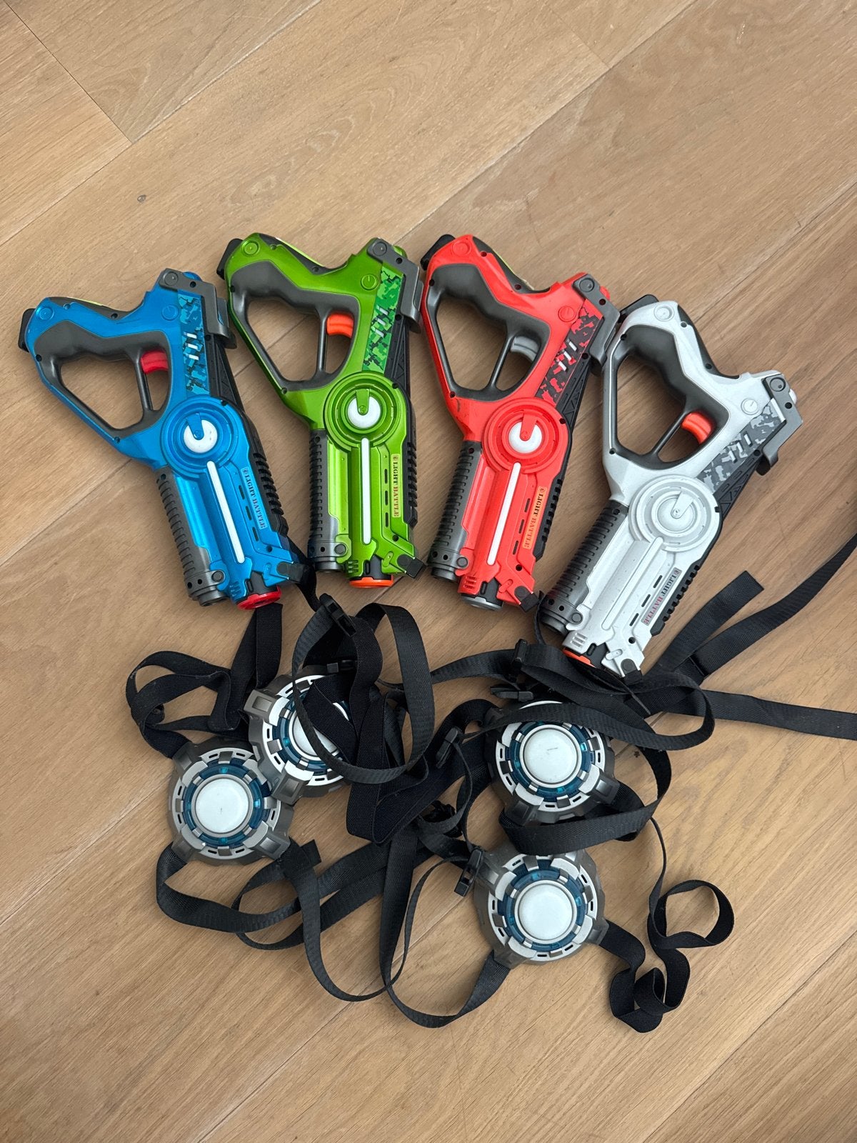 Lasergame set - 4 blasters en 4 vesten, Kinderen en Baby's, Speelgoed | Buiten | Actiespeelgoed, Ophalen of Verzenden, Gebruikt