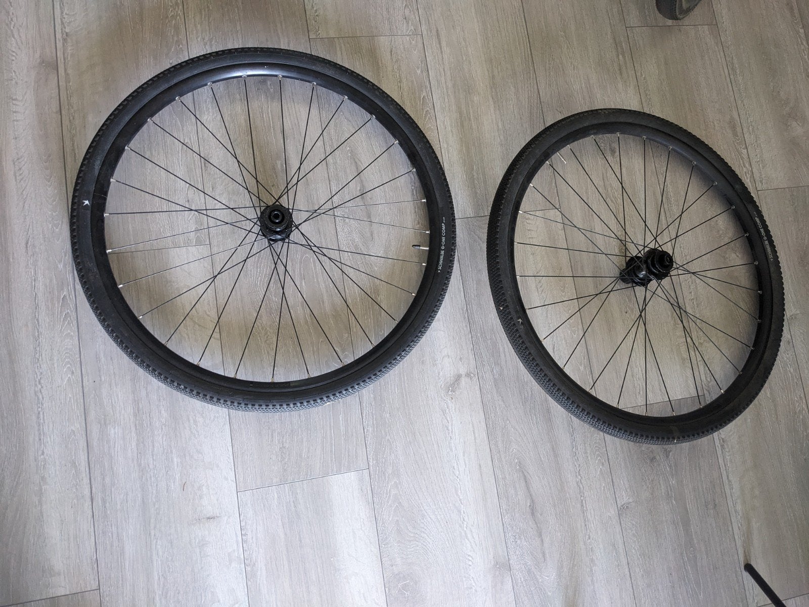 Gravel Wielset met Dynamo Naaf en Verlichting (12x100/142), Gebruikt, Stadsfiets, Aluminium, Cube