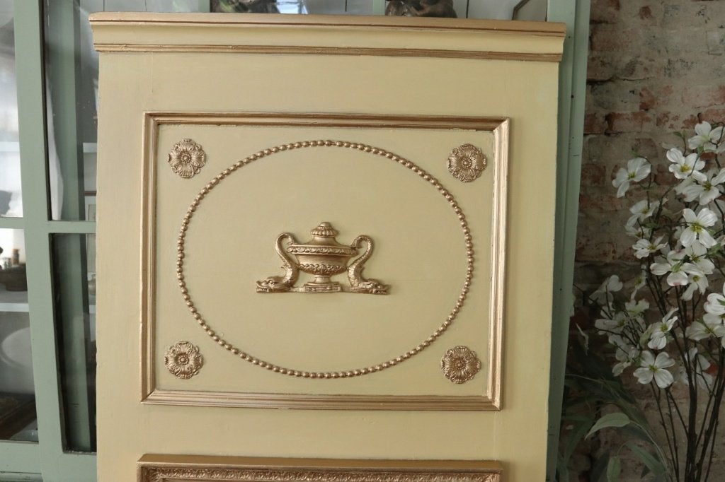 Trumeau spiegel Louis XVI-stijl met urn en dolfijnen, Antiek en Kunst, Ophalen, Rechthoekig, 50 tot 100 cm, 150 tot 200 cm