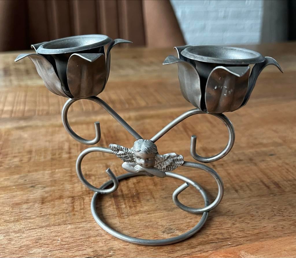 Kandelaar met twee houders en engeltje, Ophalen of Verzenden, Overige materialen