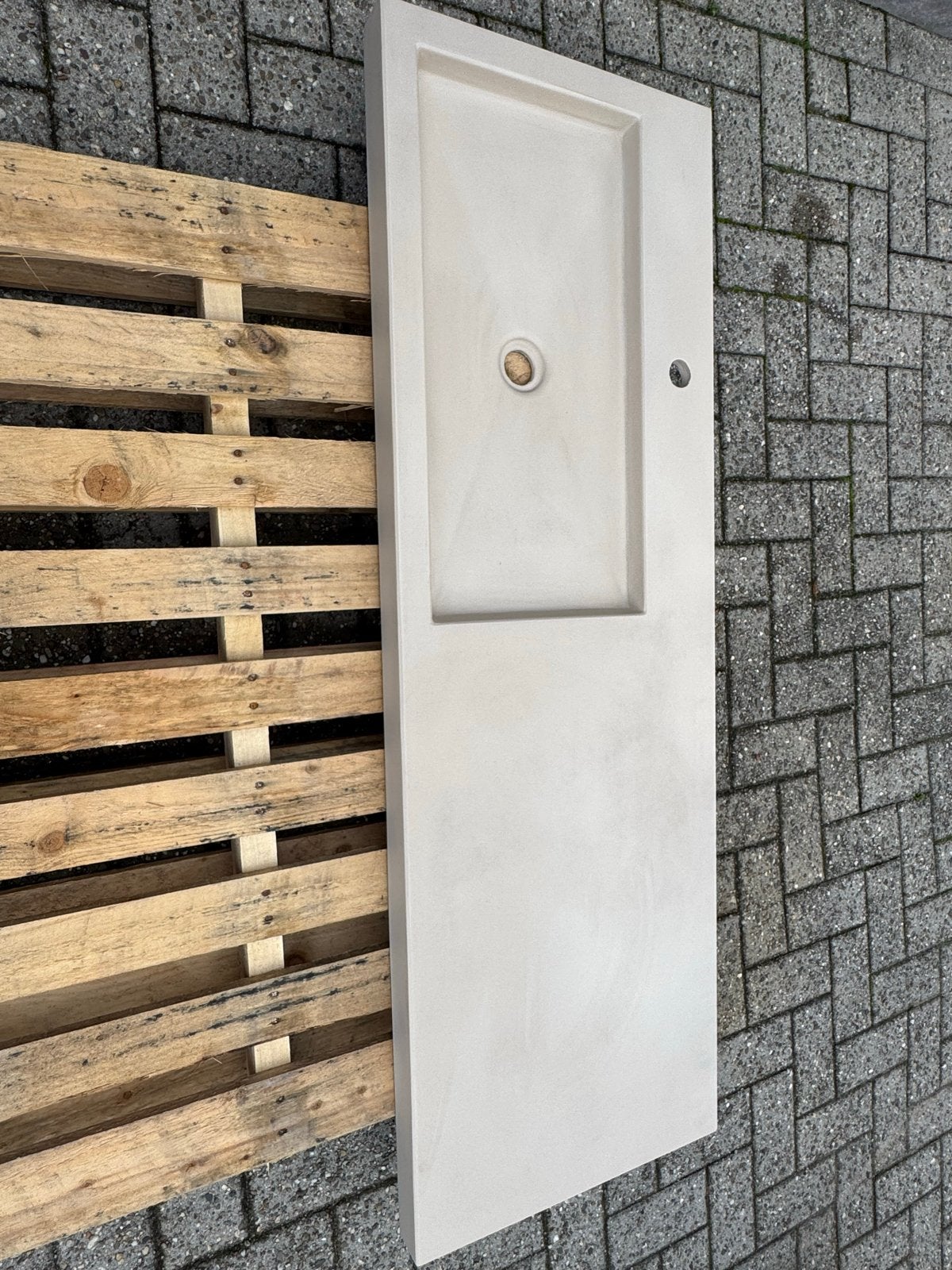 Nieuwe Detremmerie betonnen wastafel beige 140x46x6cm, Ophalen, Nieuw