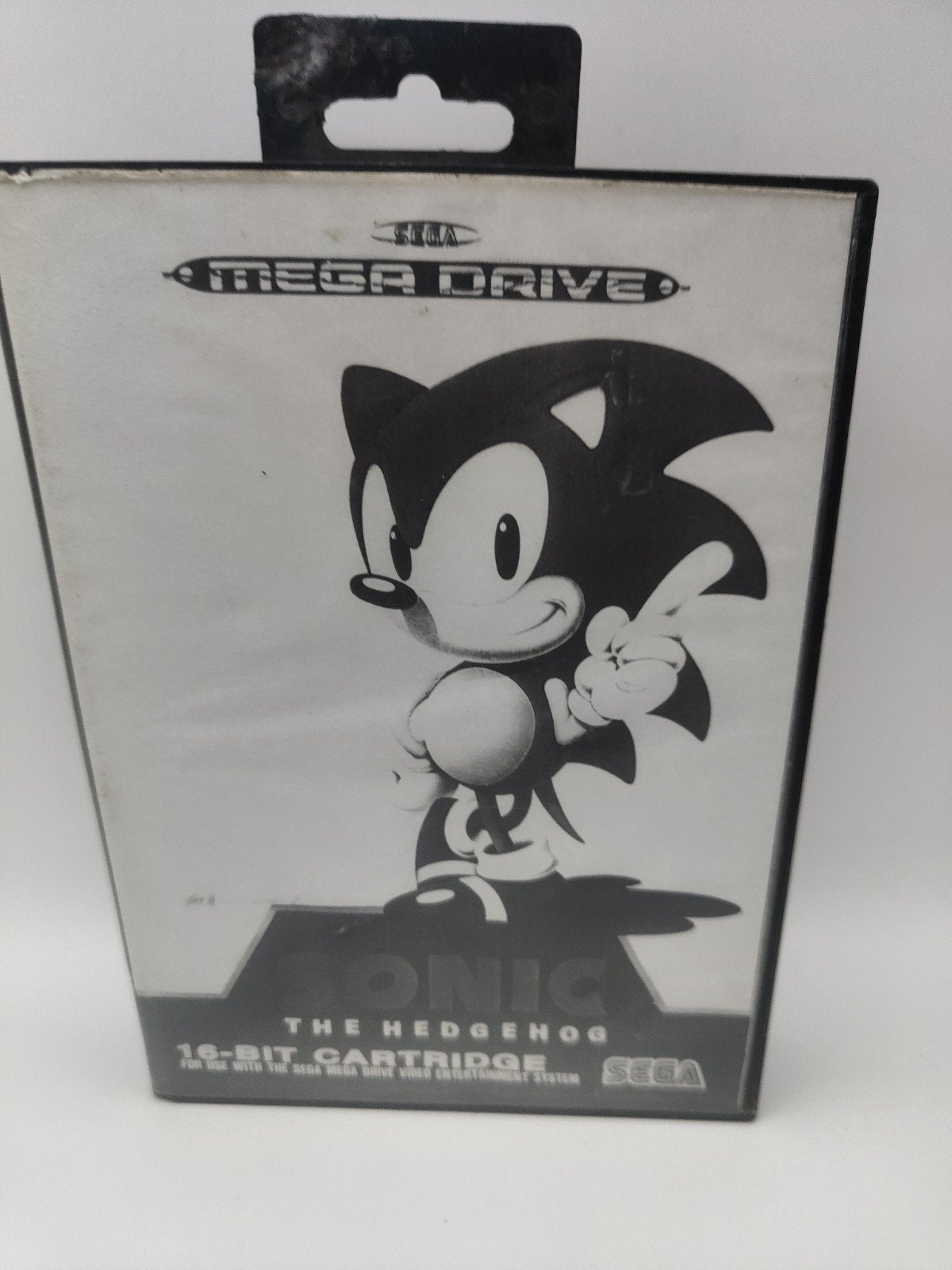 Sonic The Hedgehog - Sega Mega Drive, Sega of America, Inc. 350 Rhode Island Street, Suite 400, San Francisco, CA 94103, USA, 1 speler