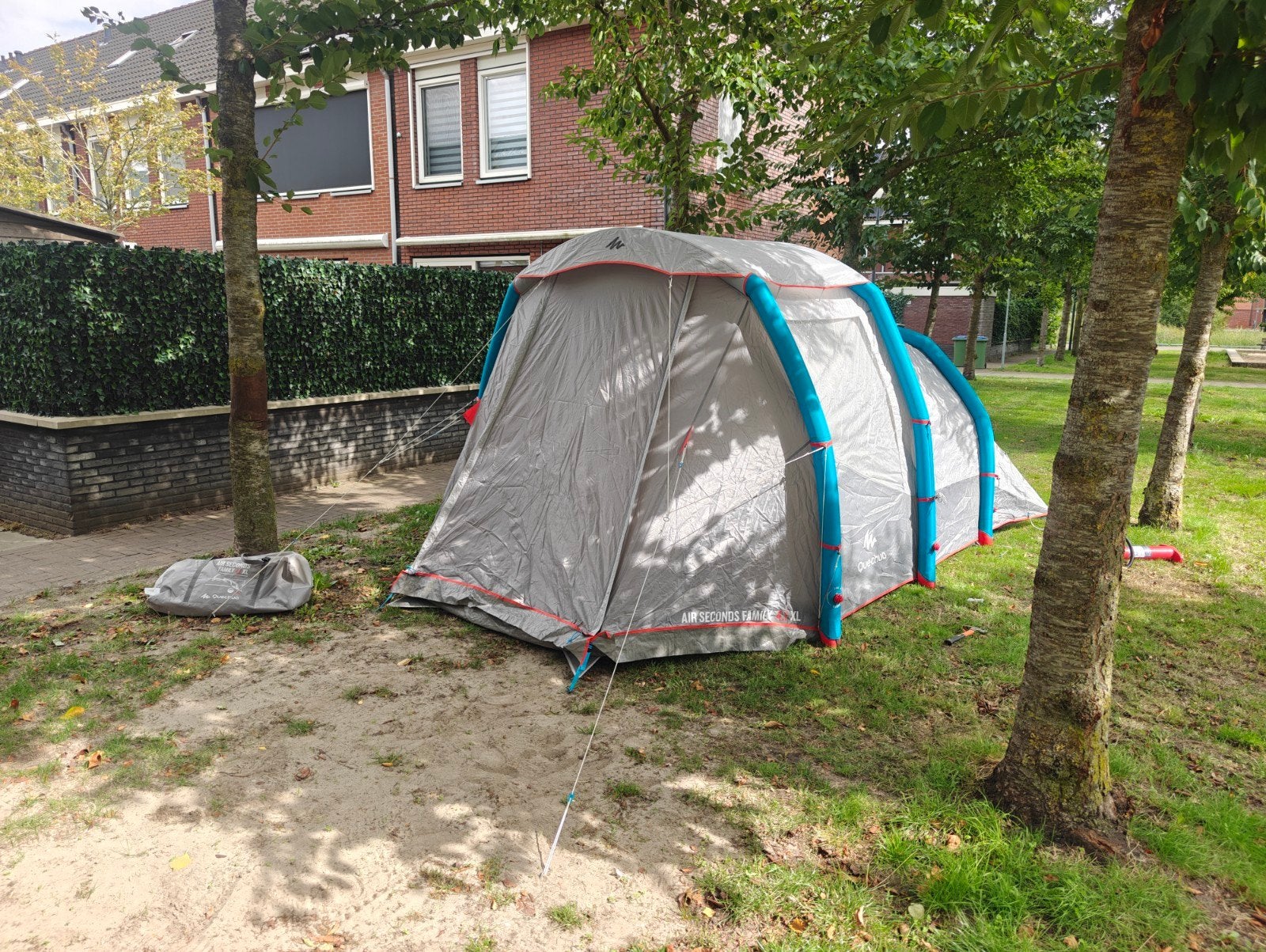 Quechua Air Seconds Family 4.1 XL opblaasbare tent, Ophalen, Zo goed als nieuw, Tot en met 4