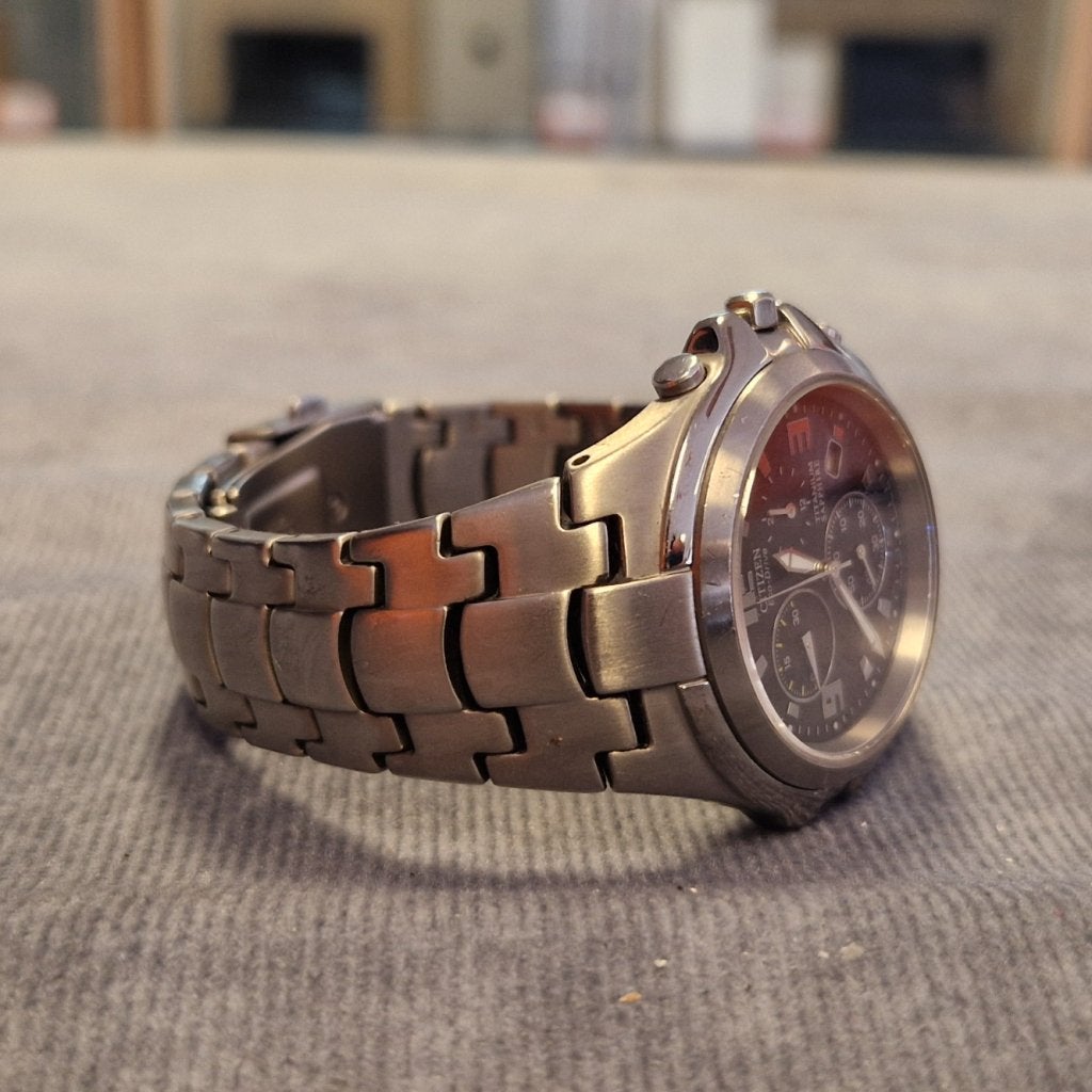 Citizen Eco-Drive Titanium Sapphire Heren Horloge - In Nette, Citizen, Gebruikt, Support@citizen.com, Citizen Watch Co., Ltd. 1-12-32 Takeda, Fushimi-ku, 
Kyoto 612-8501
Japan