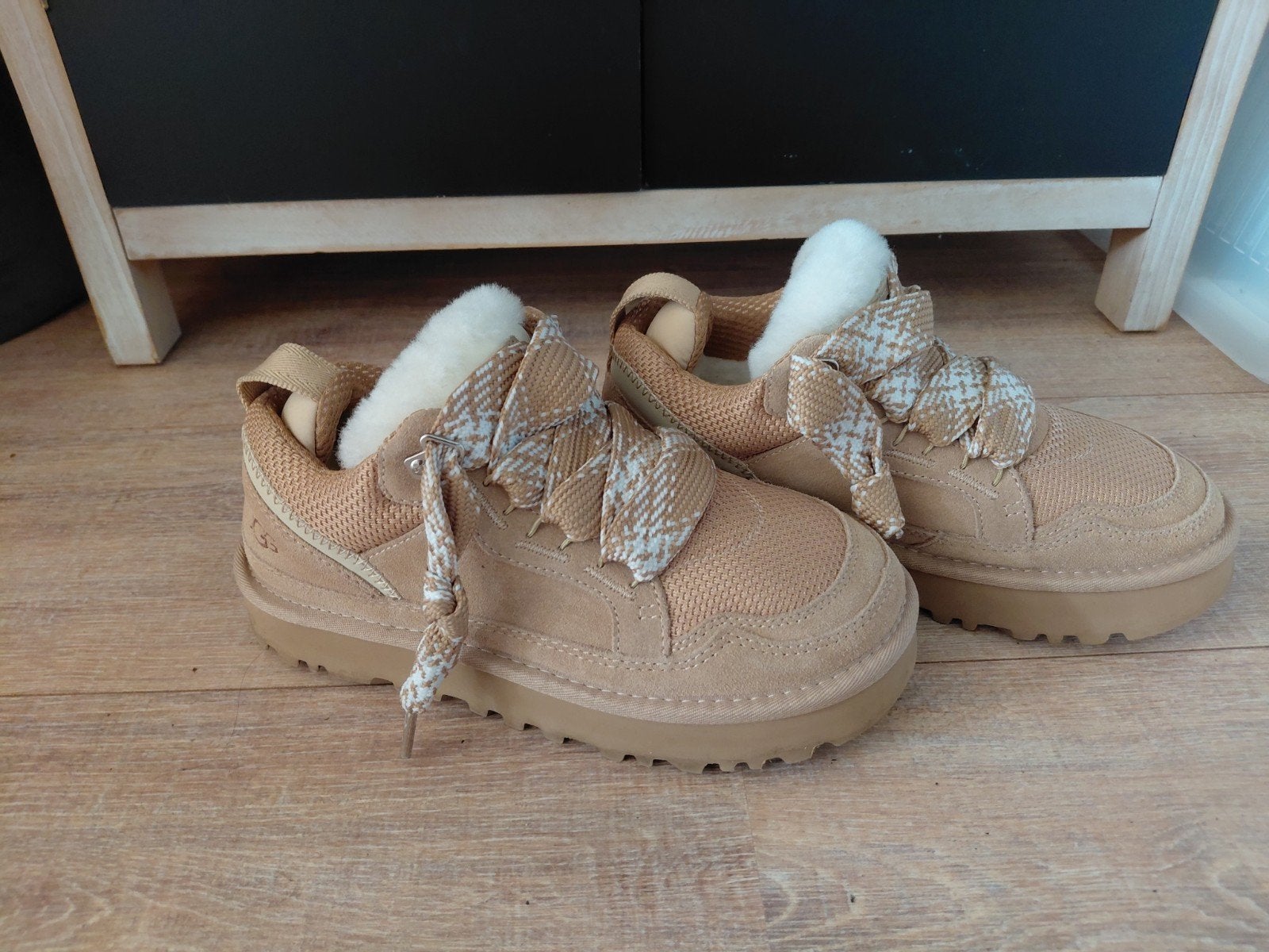 UGG Lowmel Sneakers – Sand – Maat 39 NIEUW!, UGG, Beige, Nieuw, Ophalen of Verzenden