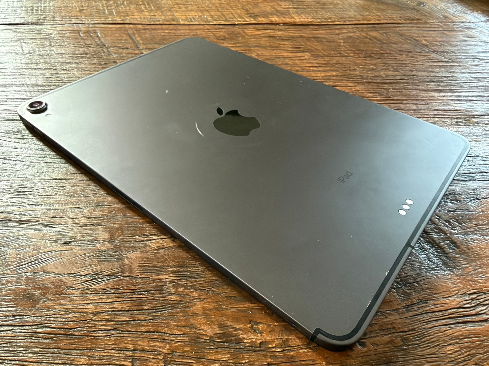 Foto 7 van Apple iPad Pro 11” A1934 512GB WiFi en LTE met storing