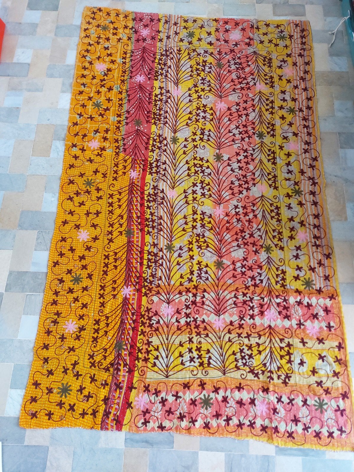 Kantha sprei met Suzani borduursels, 1 persoons, Verzenden, Nieuw
