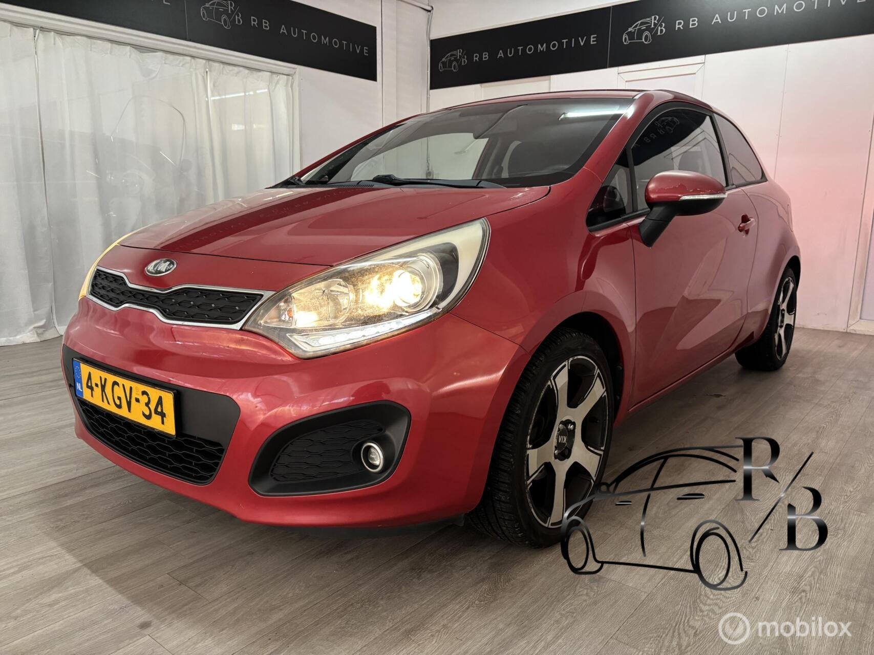 Kia Rio 1.2 CVVT Plus Pack AIRCO CRUISE NIEUWE APK, Auto's, Euro 5, Zwart, 4 cilinders, Origineel Nederlands