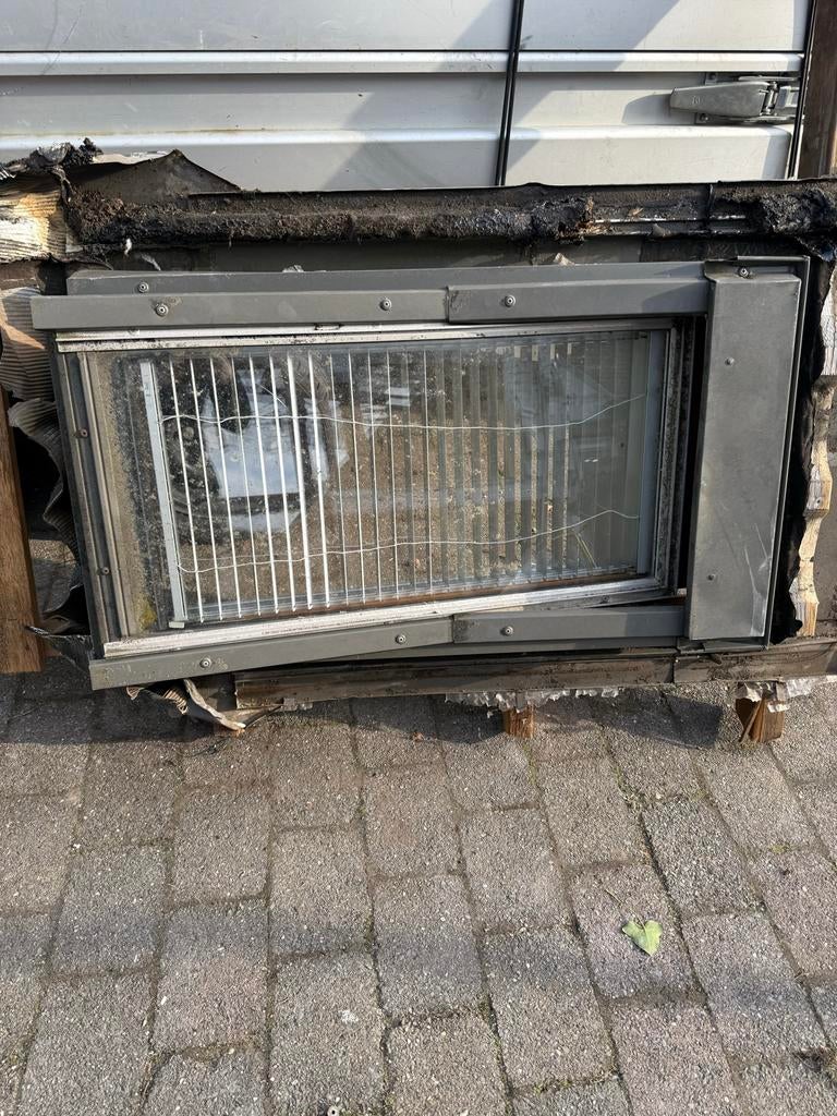 Gebruikt Velux Dakraam GGL 104, Doe-het-zelf en Verbouw, Glas en Ramen, Ophalen, Gebruikt, Minder dan 80 cm, 80 tot 120 cm