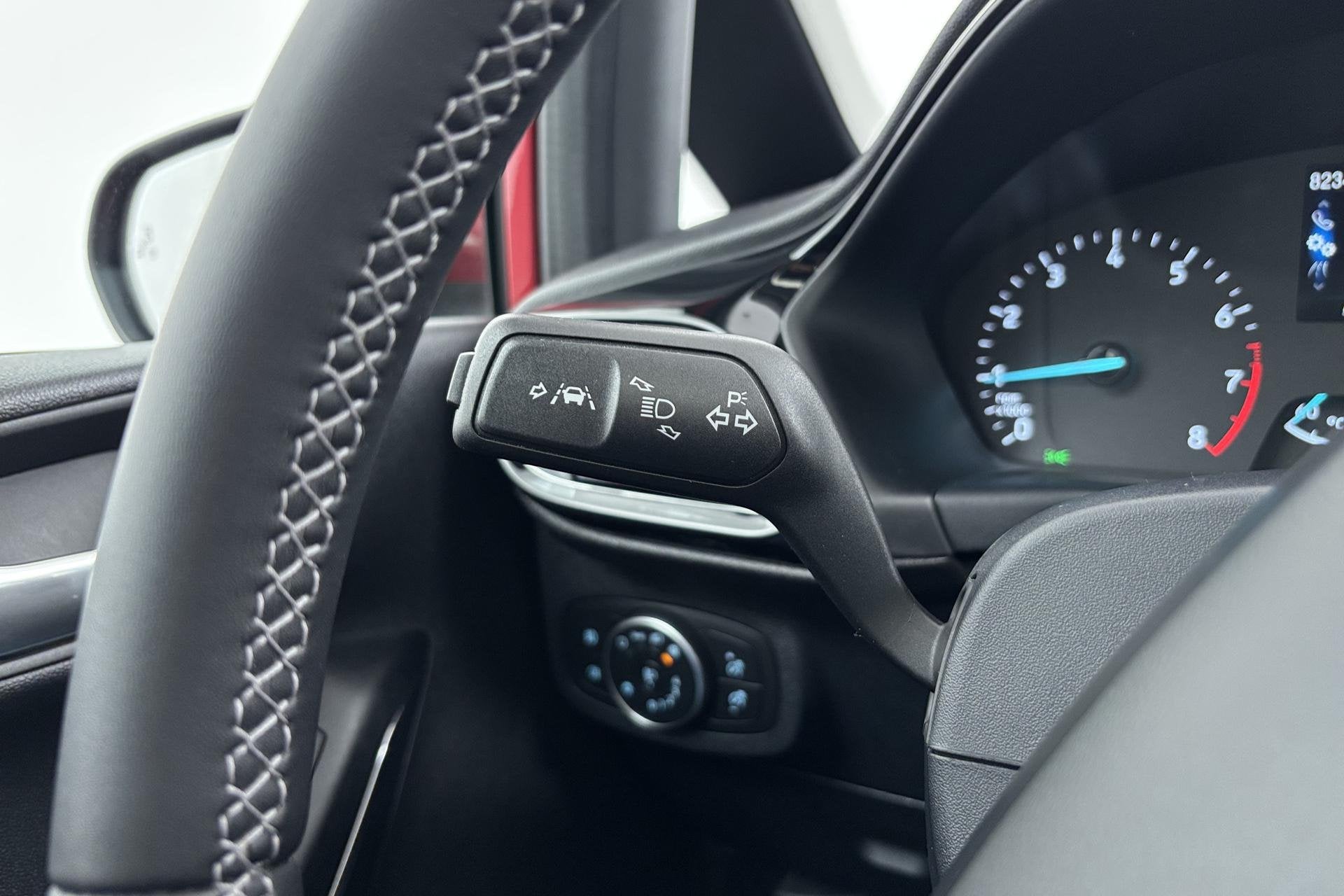 Foto 28 van Ford Fiesta 1.0 EcoBoost Titanium Nagenoeg nieuw en verrasse