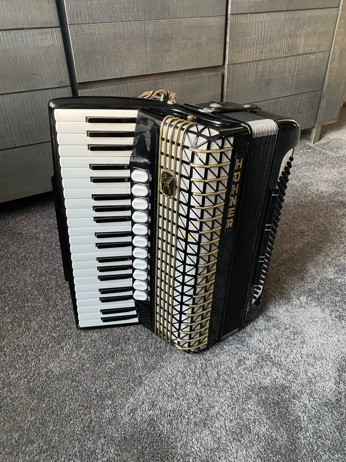 Hohner Atlantic IV N Accordeon - Zo goed als nieuw, Ophalen, Toetsaccordeon, Zo goed als nieuw, Met koffer