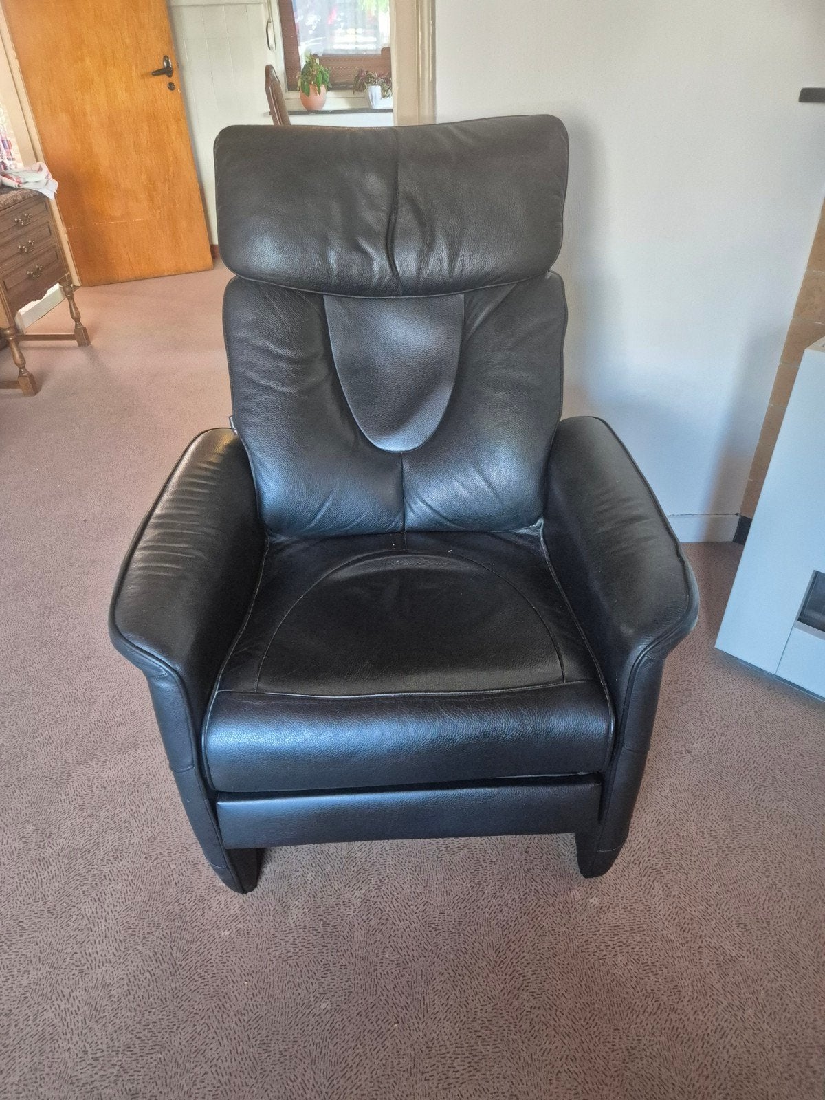 Skalma Relaxfauteuil Zwart Leer - Comfortabel en Verstelbaar, Huis en Inrichting, Gebruikt, Modern, Comfort, Ophalen of Verzenden