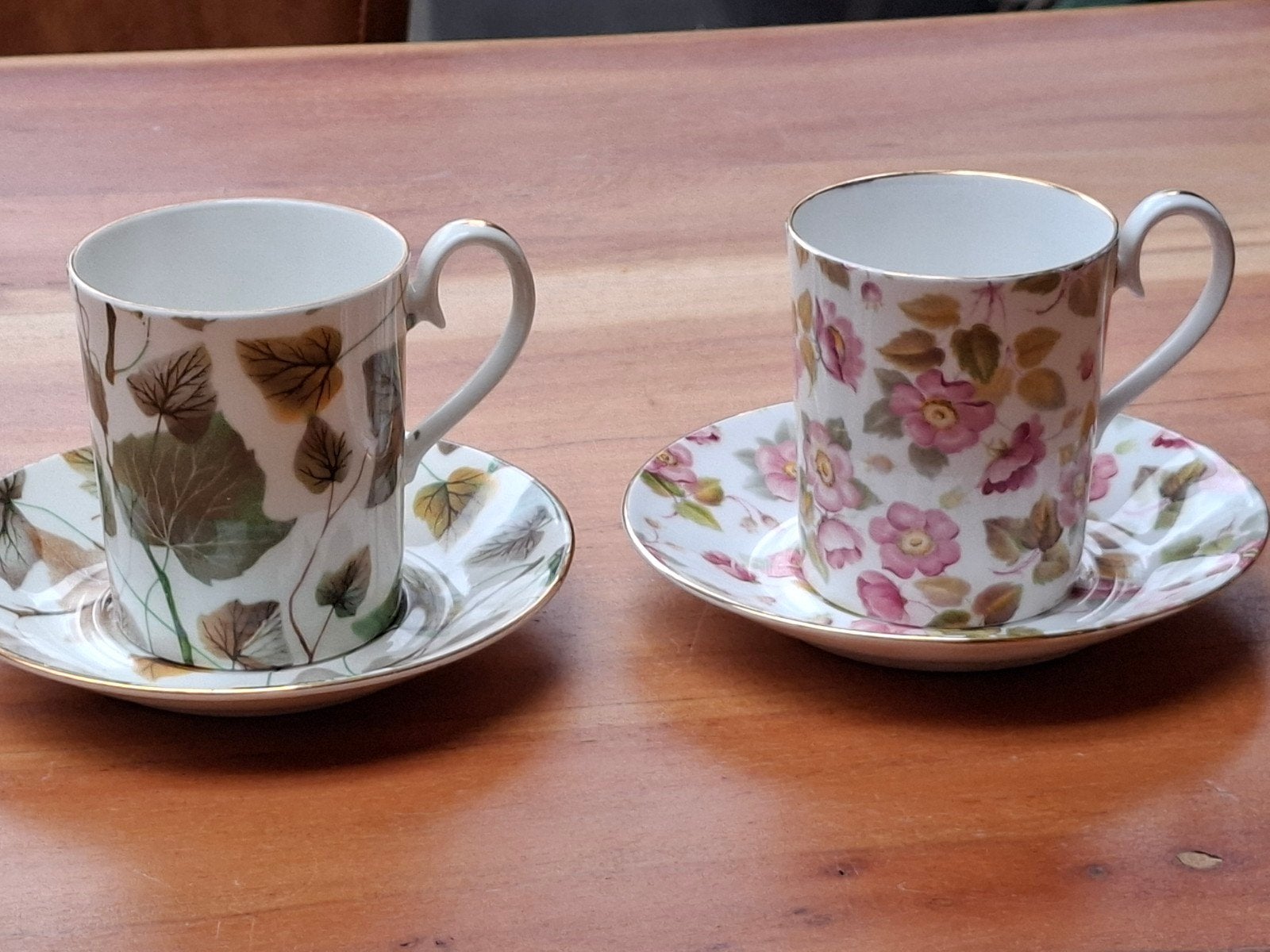 Royal Albert kop en schotel - Random Rose & Springwood, Antiek en Kunst, Ophalen of Verzenden