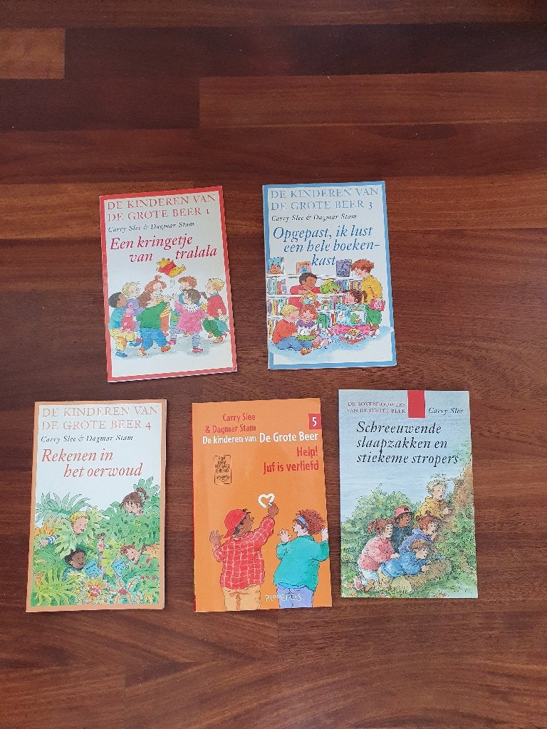 5 X  DE  KINDEREN  VAN  DE  GROTE  BEER  van Carry Slee  , Ophalen of Verzenden, Gelezen, Fictie algemeen
