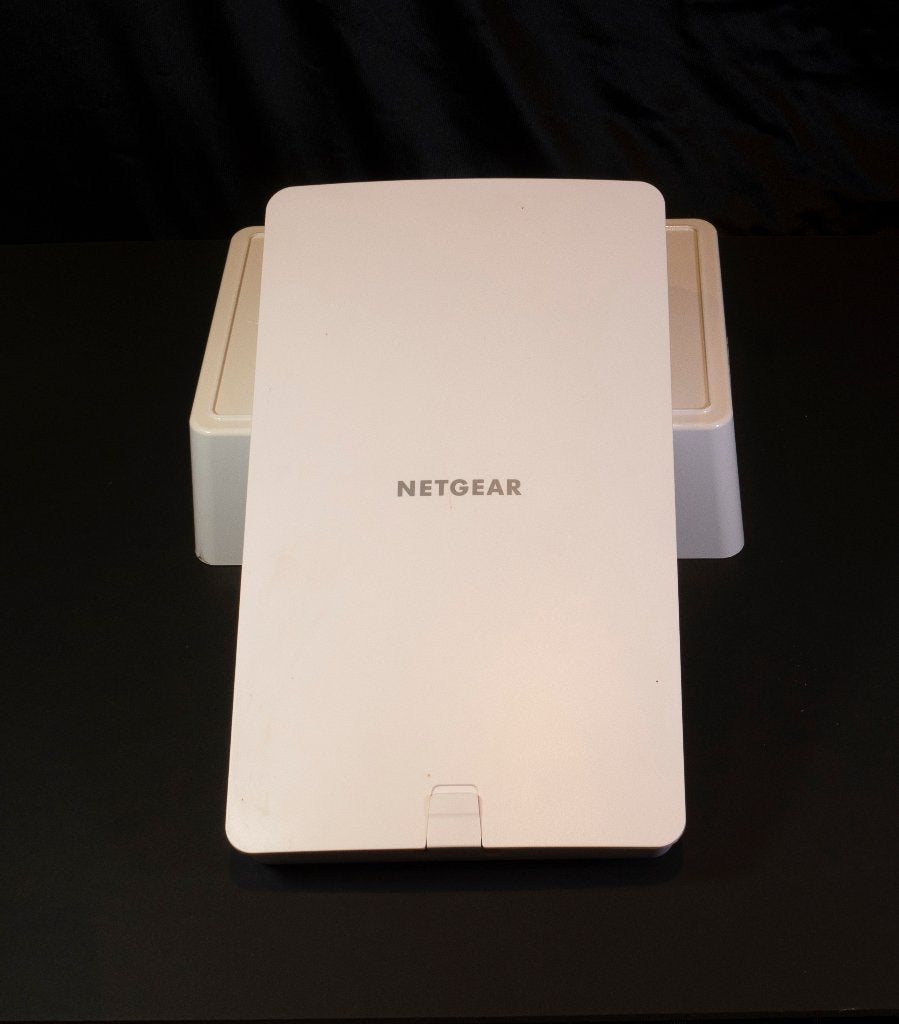 Netgear Outdoor Access Point (WAX610Y)+PoE adapter, Ophalen of Verzenden, Gebruikt