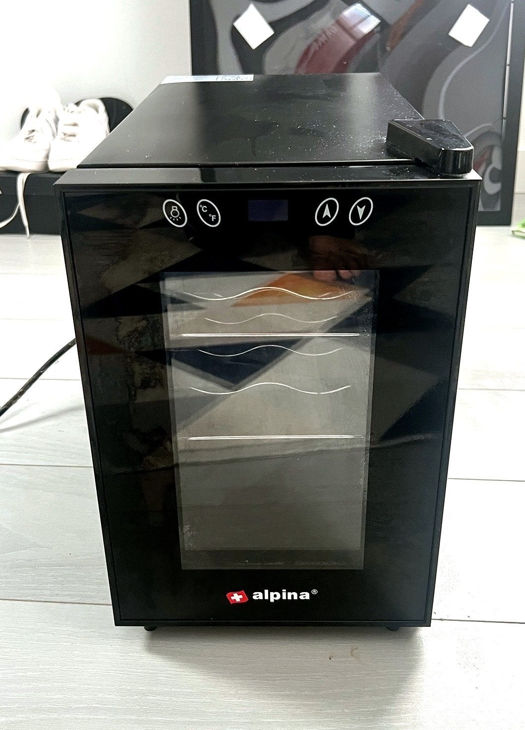 Alpina Wijnkoelkast CW-20FD1 - 18L, Zwart, Witgoed en Apparatuur, Ophalen, Minder dan 75 liter, Zonder vriesvak, Gebruikt