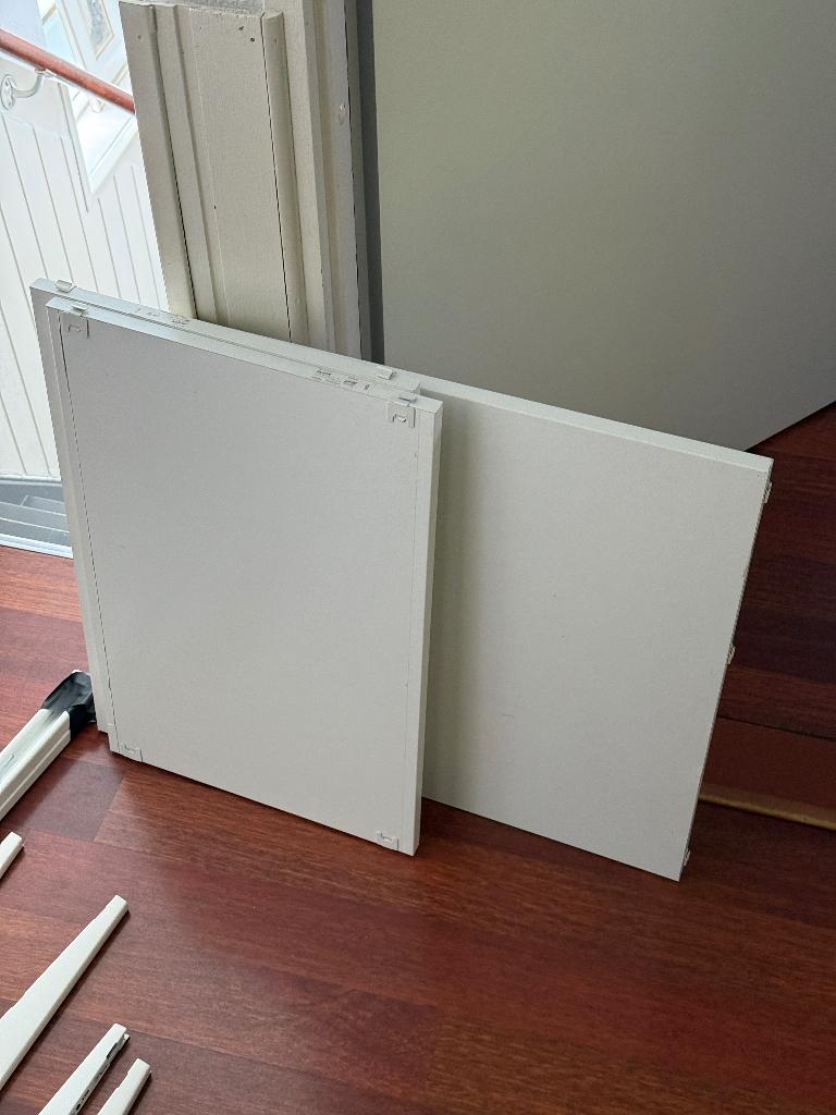Kast Ikea ALGOT tegen muur / past boven wasmachine, Ophalen