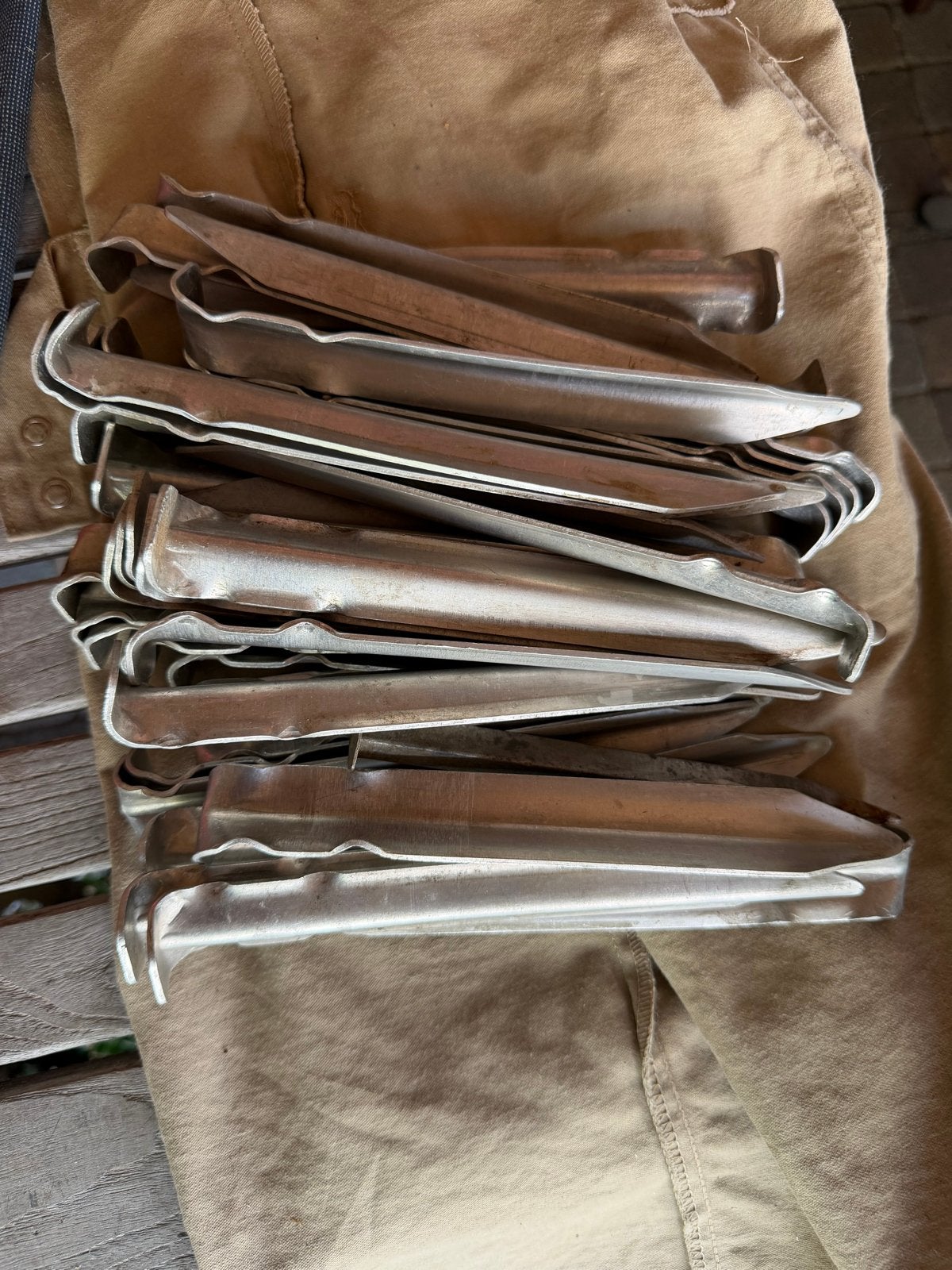 40 Aluminium haringen voor tent of luifel, Ophalen of Verzenden, Gebruikt