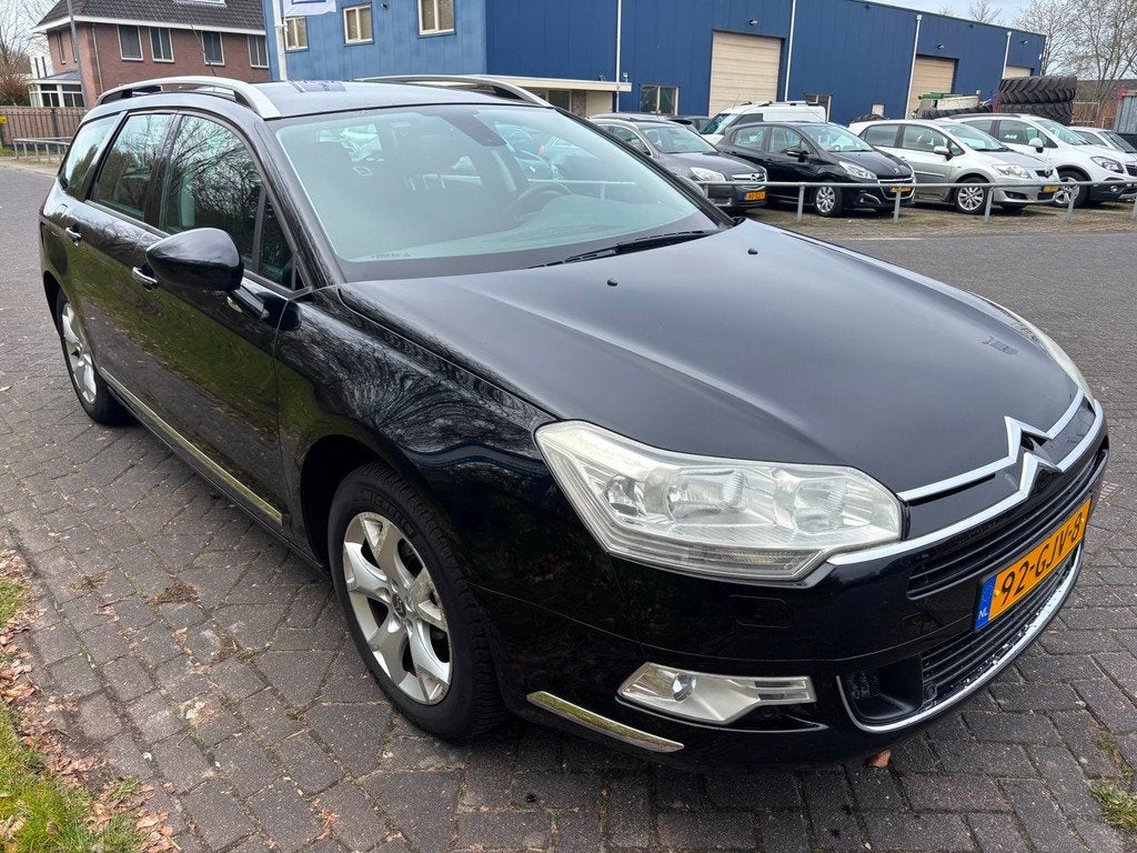 Citroen C5 Tourer 2.0 16V Comfort| Automaat | Nieuwe APK, Auto's, 4 cilinders, Parkeersensor, Zwart, 1594 kg