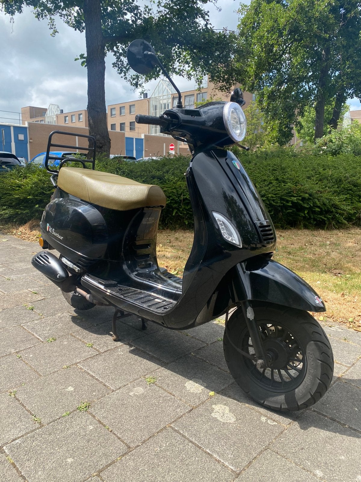 Zeer nette Vespa-look 2023 8585 km blauw kenteken, Zo goed als nieuw, Benzine, Ophalen, Overige merken