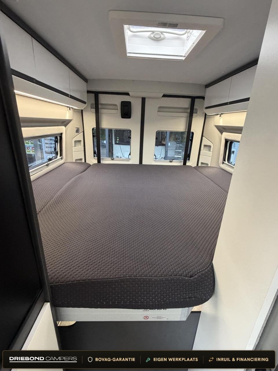 Adria 640 SGX Twin Supreme 9T-Automaat Luchtvering Zonnepane, Caravans en Kamperen, Automaat, Buscamper of Camperbus, 6 tot 7 meter