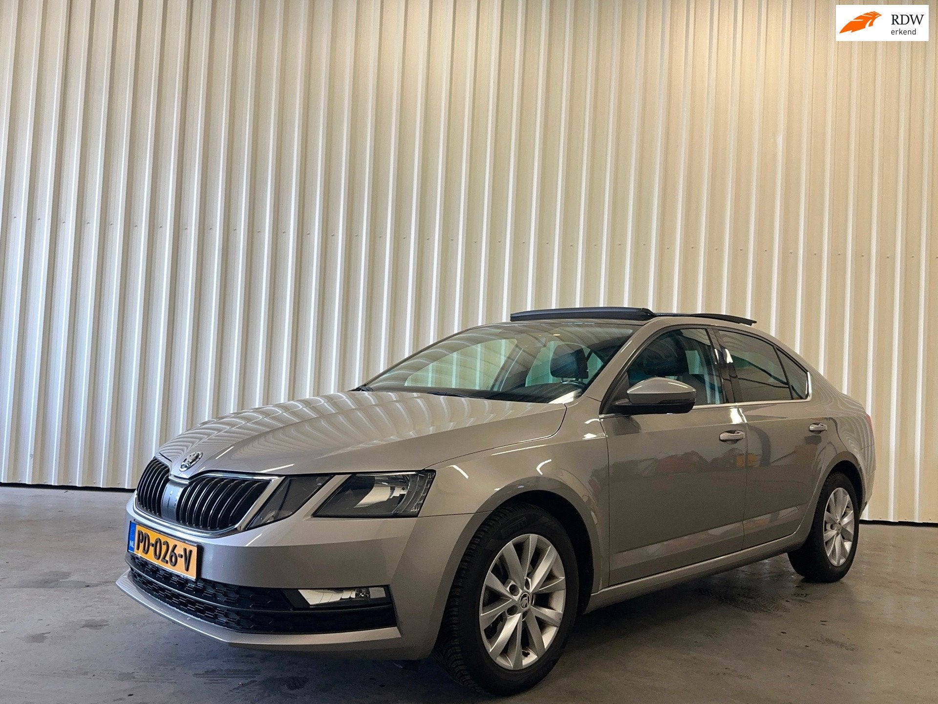 Skoda Octavia 1.0 TSI Automaat/Panodak/stoelvw, Auto's, Skoda, Gebruikt, 49 €/maand, Bedrijf, 3 cilinders