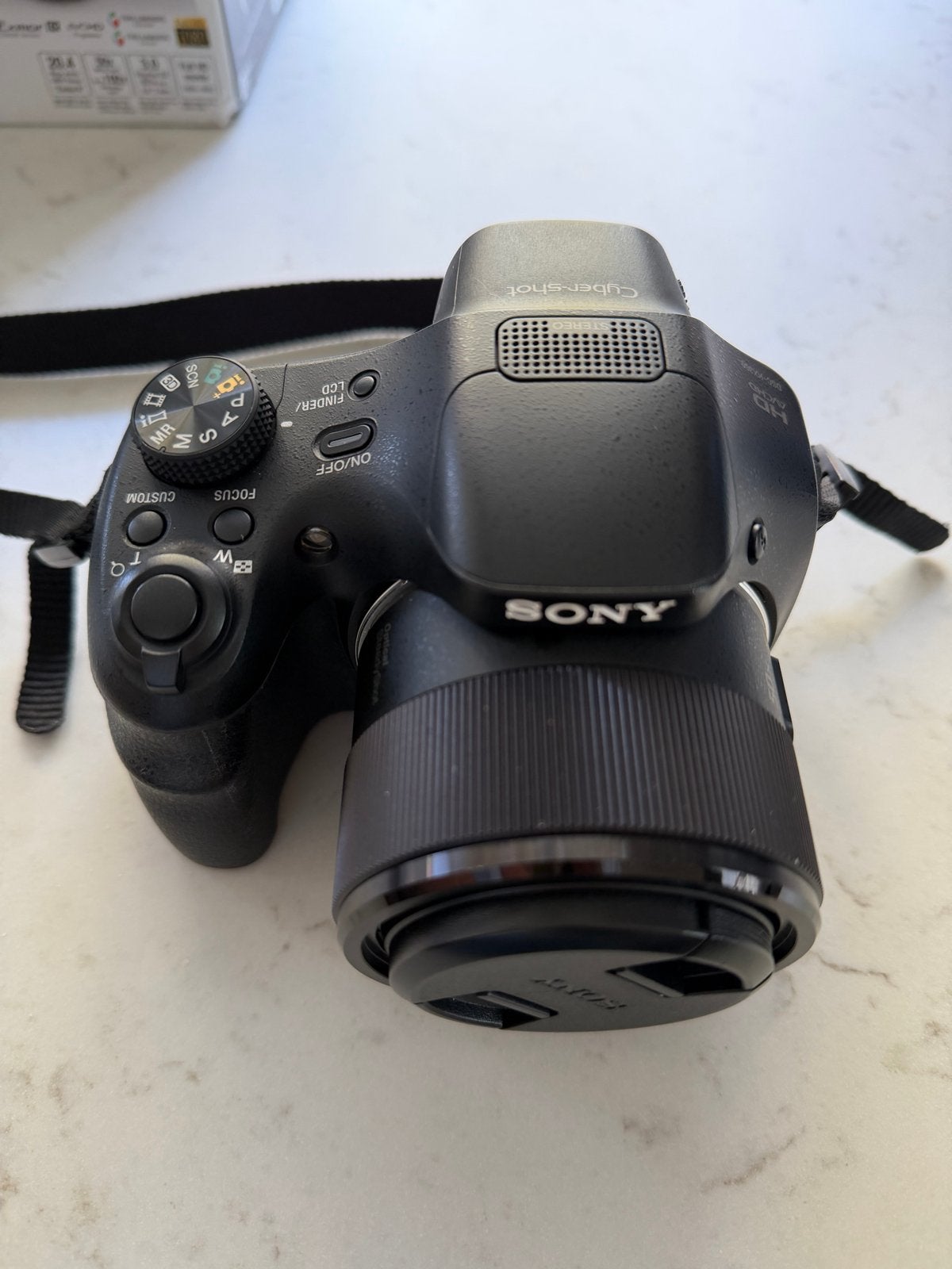 Foto 4 van Sony Cyber-shot DSC-HX300 Bridgecamera met accessoires
