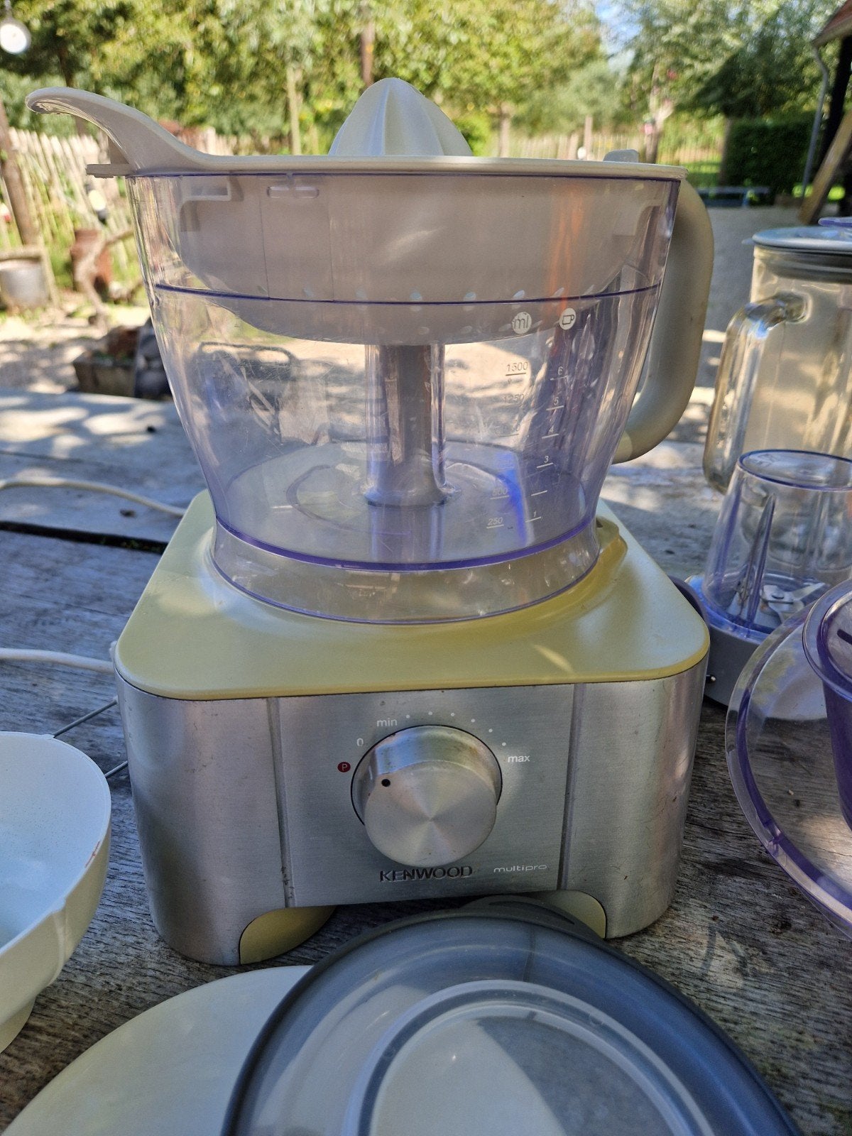 Kenwood MultiPro FP905 Foodprocessor met veel accessoires, Ophalen, Gebruikt, 1 tot 2 liter, 3 snelheden of meer