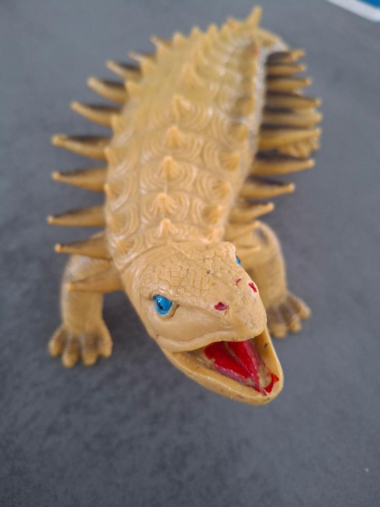 Te koop dinosaurus ankylosarus, Dinosaurus, Ophalen of Verzenden, Zo goed als nieuw, Middelgroot (20 tot 80 cm)