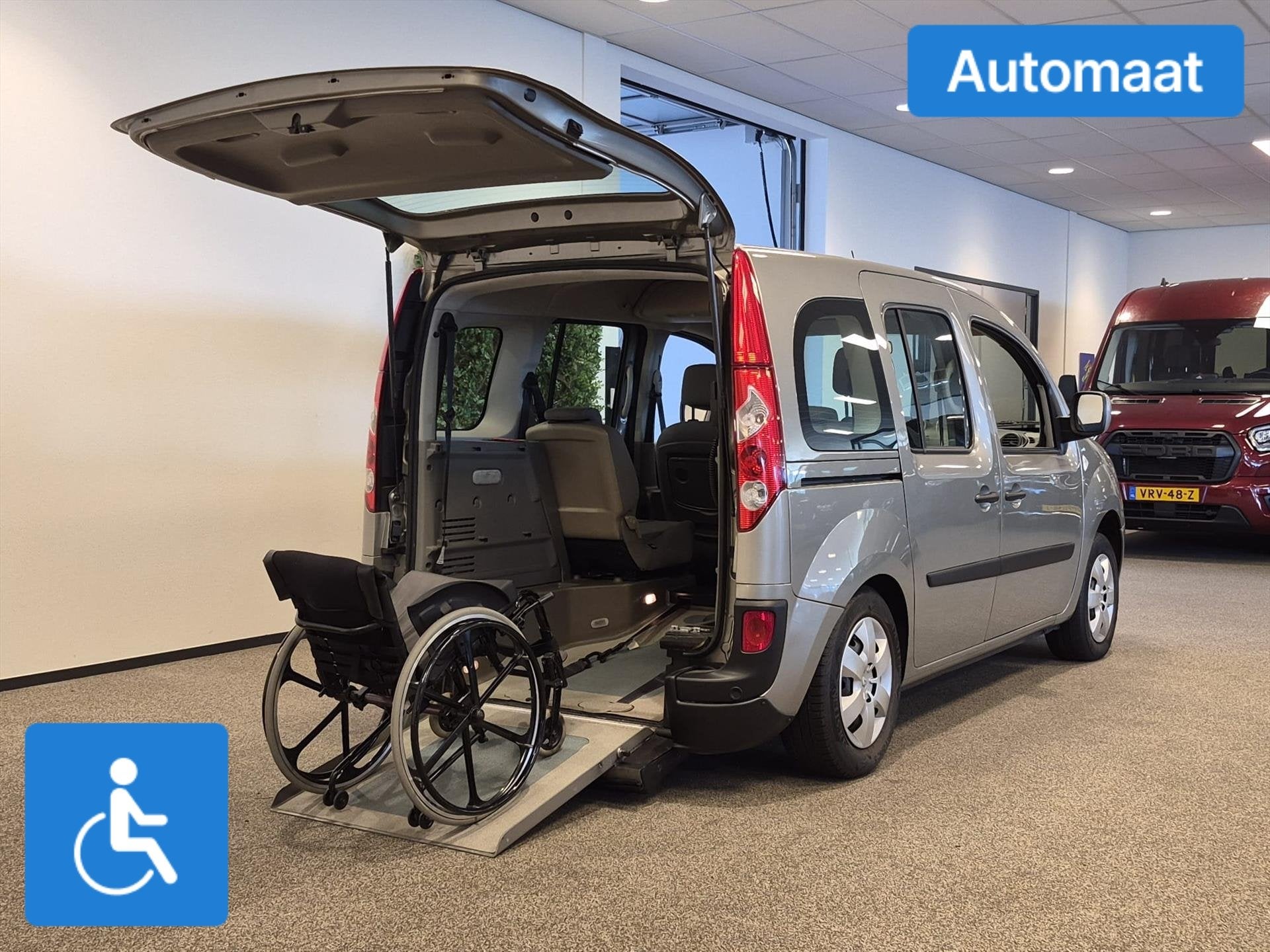 Renault Kangoo Rolstoelauto Automaat 4+1 incl. luchtvering, Auto's, Renault, Automaat, Stof, Gebruikt, 4 stoelen