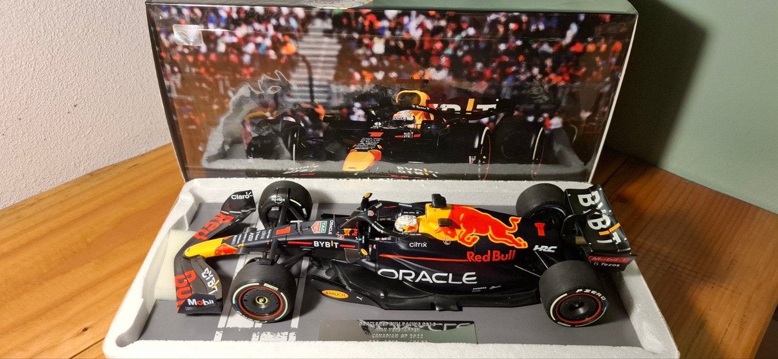 Max Verstappen schaalmodel Canadian GP 2022 RB18, Ophalen of Verzenden, Nieuw, Formule 1