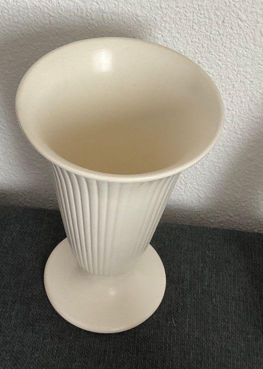 Tulpenvaas vaas bloemen Wedgwood moonstone Bell vase, Huis en Inrichting, Woonaccessoires | Vazen, Overige materialen, Wit, Ophalen of Verzenden
