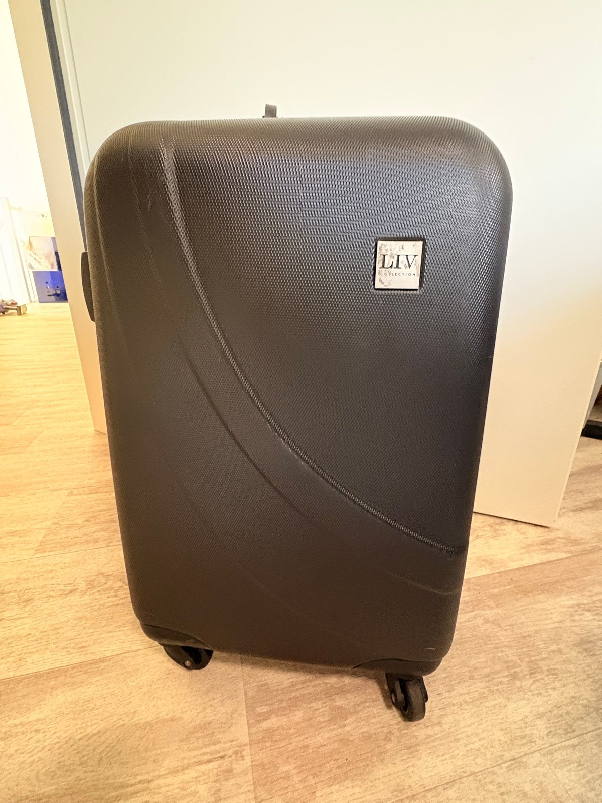 LIV Collection Koffer Zwart met Wieltjes en Uitschuifbare Ha, 40 tot 60 cm, 30 cm of meer, Gebruikt, Zwart