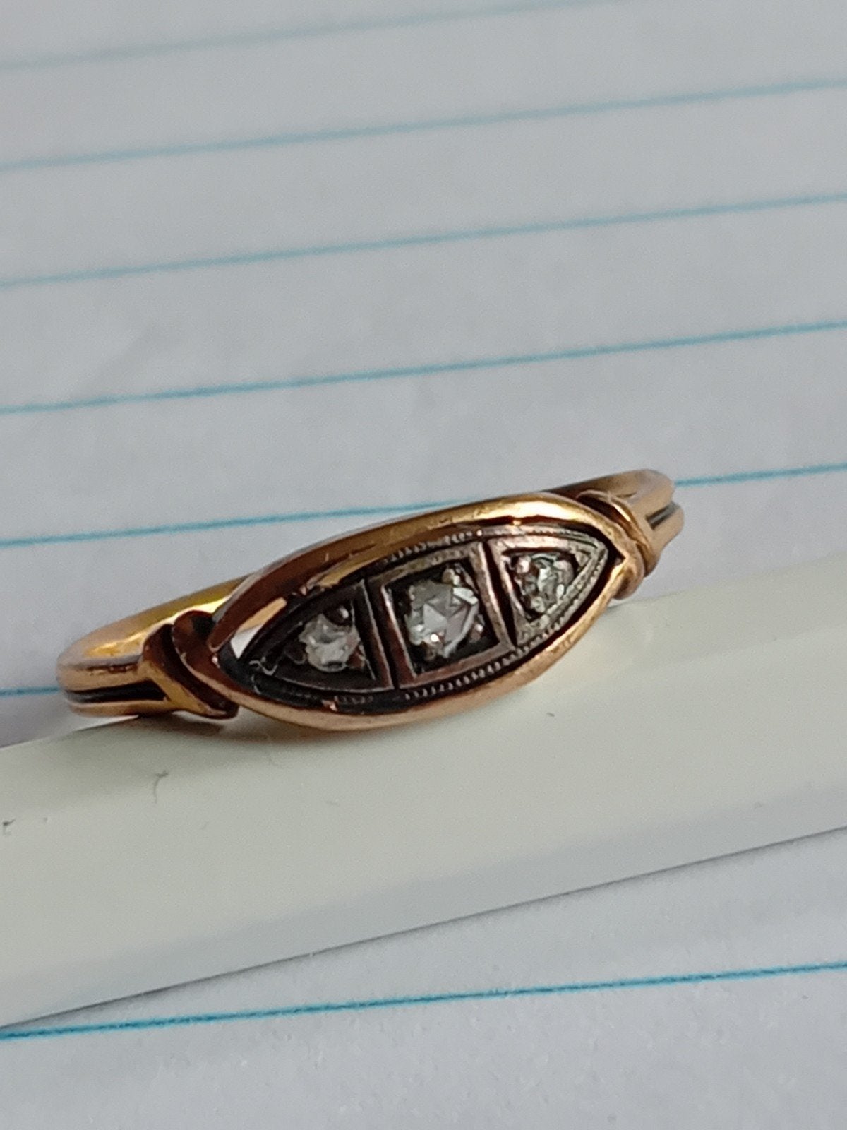 Antieke gouden art deco ring met 3 roosdiamanten, Ophalen of Verzenden, Goud, Ring, Met edelsteen