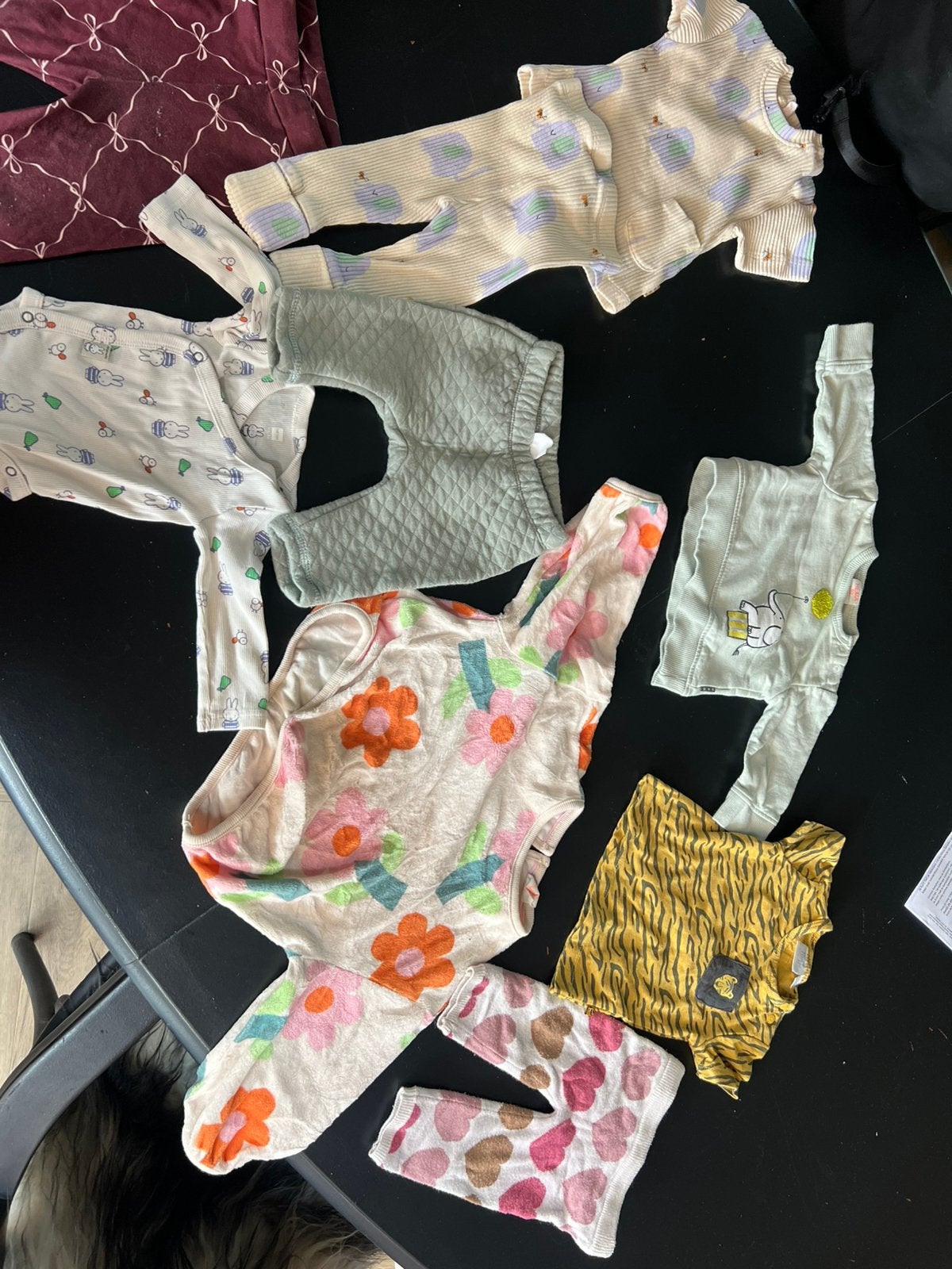 Vuilniszak vol met meisjes kleding, Ophalen, Zo goed als nieuw