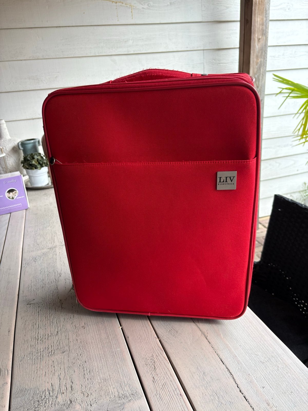 Rode LIV reiskoffer met wieltjes en uitschuifbare handgreep, Ophalen, Overige materialen, Gebruikt, 50 tot 60 cm