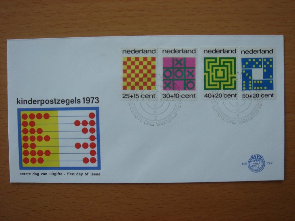 NVPH E129 1e Dag-enveloppe Kinderzegels 1973, Ophalen of Verzenden, Onbeschreven, Nederland