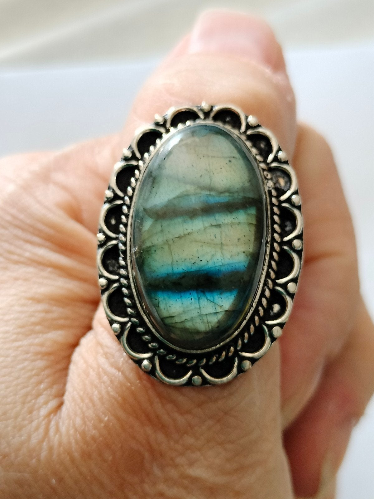 Zilveren ring met Labradoriet maat 19, Sieraden, Tassen en Uiterlijk, Ringen, Overige kleuren, 19 tot 20, Nieuw, Ophalen of Verzenden