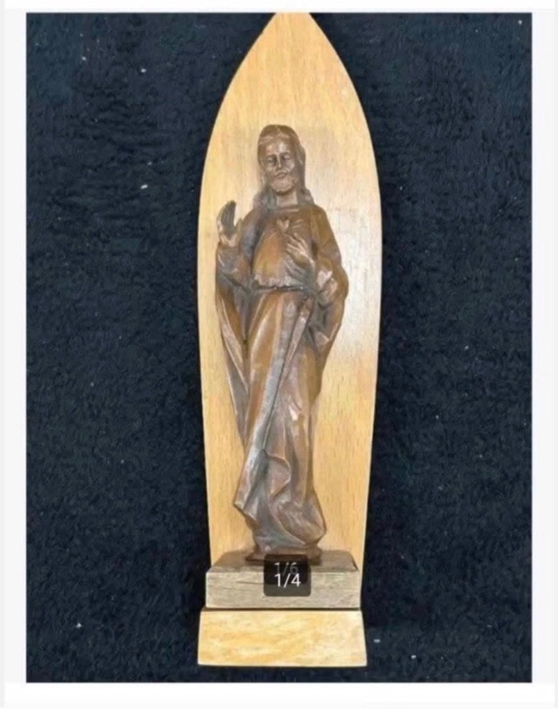 Brocante religieus beeld 18 cm op houten console 28 cm, Antiek en Kunst, Ophalen of Verzenden