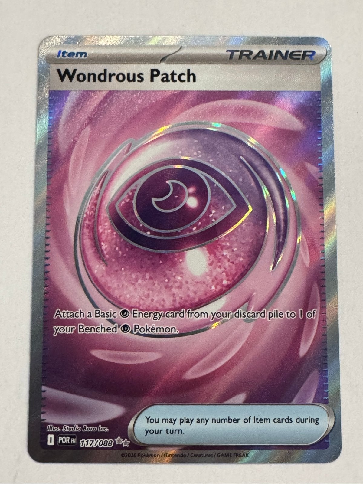 Wondrous Patch Trainer Kaart Pokémon 117/088 Foil, Ophalen of Verzenden, Zo goed als nieuw, Losse kaart, Foil
