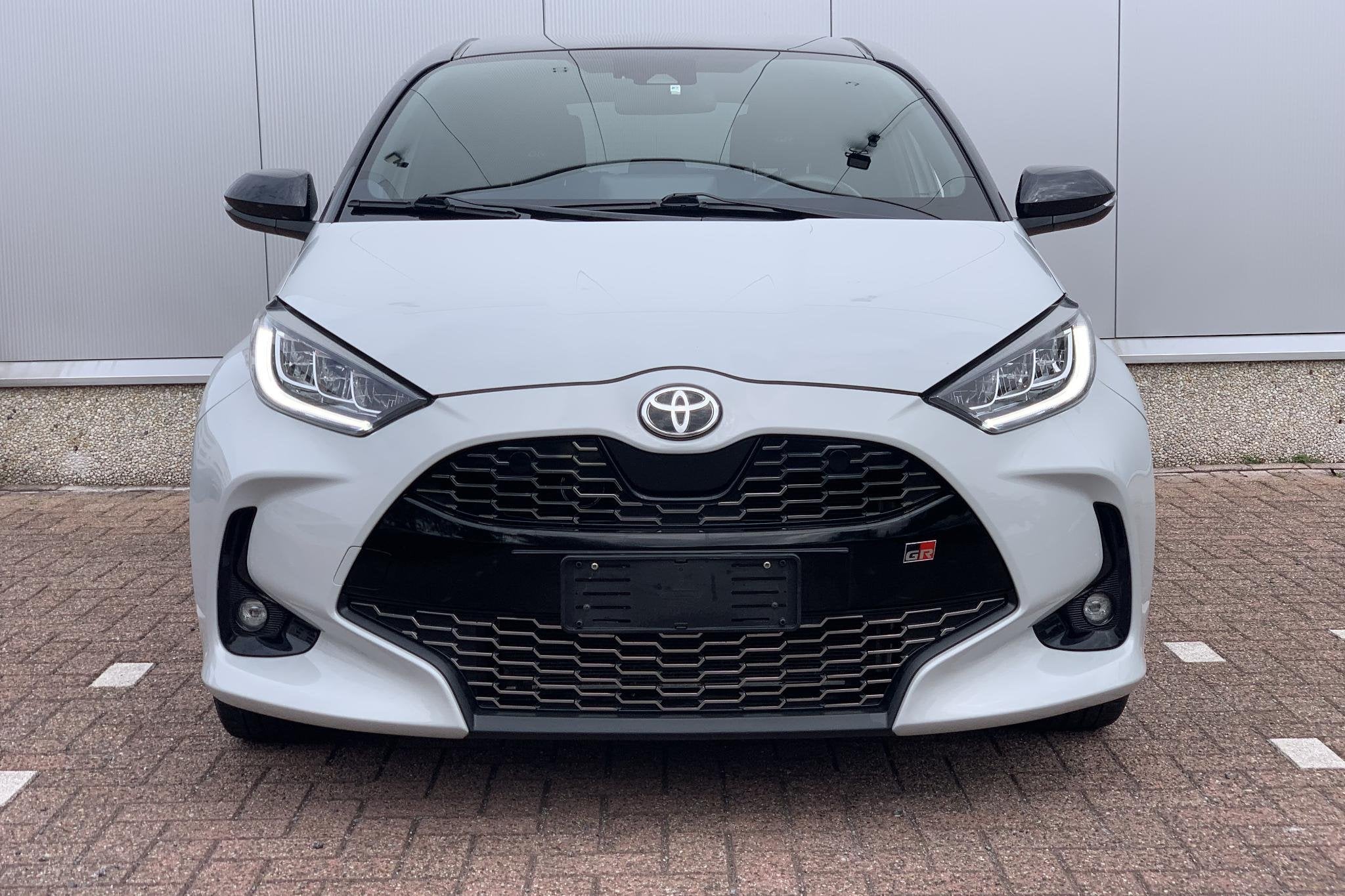 Toyota Yaris 1.5 Hybrid GR Sport / LED / 18" / Apple Carplay, Auto's, Toyota, Dealer onderhouden, 450 kg, Gebruikt, Euro 6