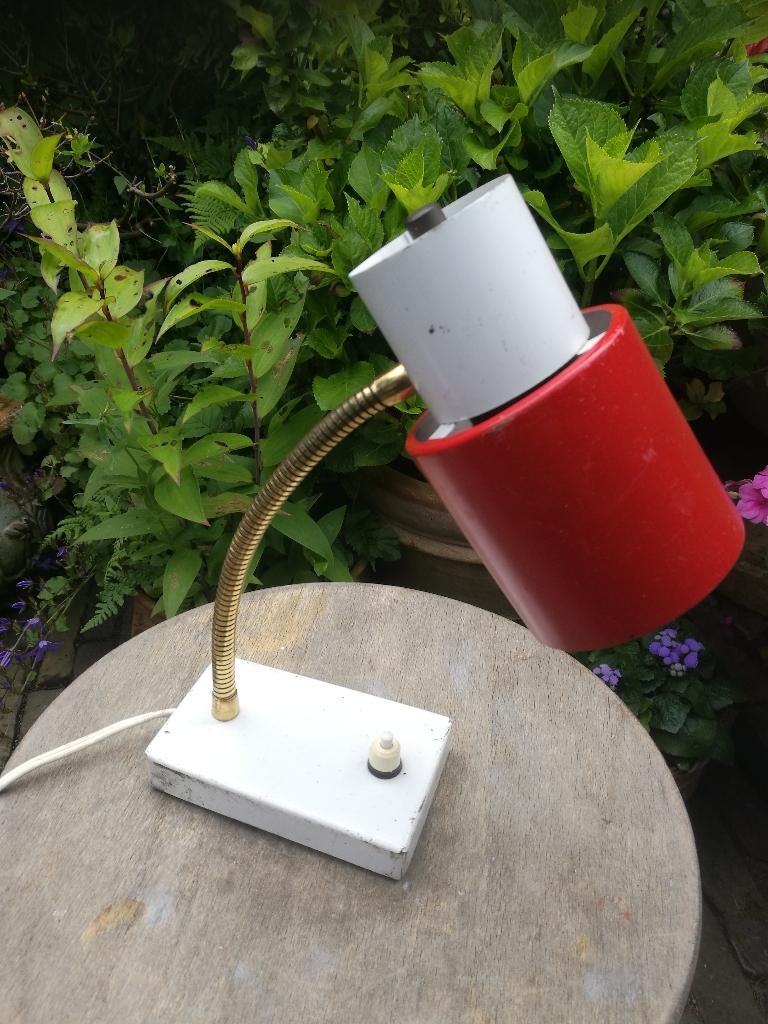 Rode bureaulamp Hala vintage, Huis en Inrichting, Lampen | Tafellampen, Ophalen of Verzenden, Gebruikt, Metaal, Minder dan 50 cm