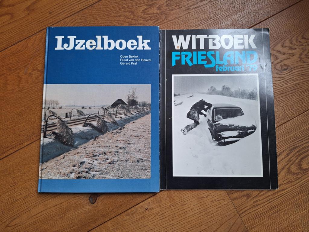 Witboek Friesland februari 1979 & IJzelboek 1987., Boeken, Ophalen of Verzenden, 20e eeuw of later, Gelezen