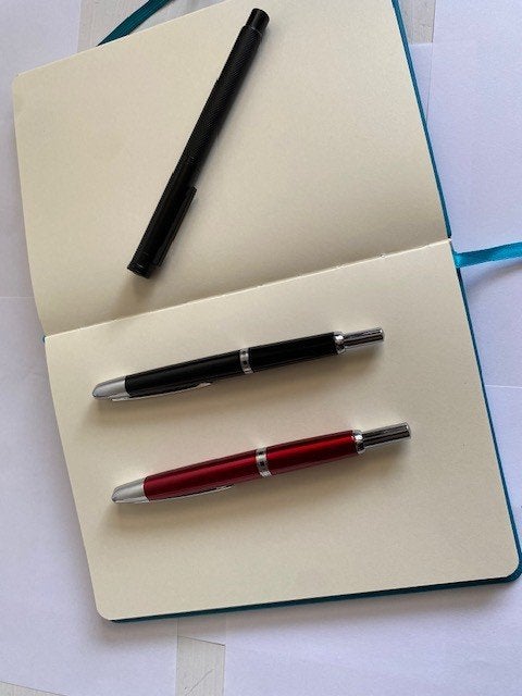 Jinhao en Hongdian vulpennen, Verzamelen, Pennenverzamelingen, Ophalen of Verzenden, Zo goed als nieuw, Vulpen, Overige merken