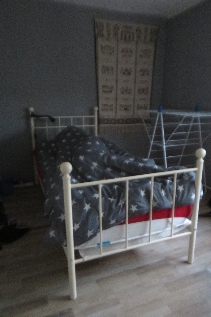wit METALEN, vintage 1-persoonsBED voor 10 EURO (-), Huis en Inrichting, Ophalen, 90 cm, Eenpersoons, Wit