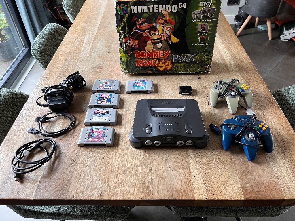 Nintendo 64, Spelcomputers en Games, Ophalen of Verzenden, Gebruikt, Met 2 controllers, Met games