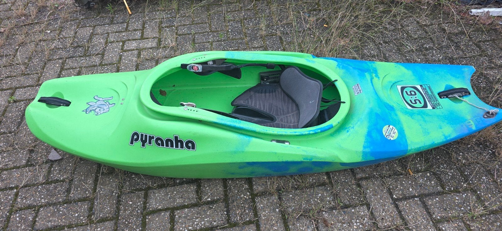 Pyranha 9R 2.0 Kajak - Groen/Blauw, Ophalen of Verzenden, Gebruikt, 1-persoons