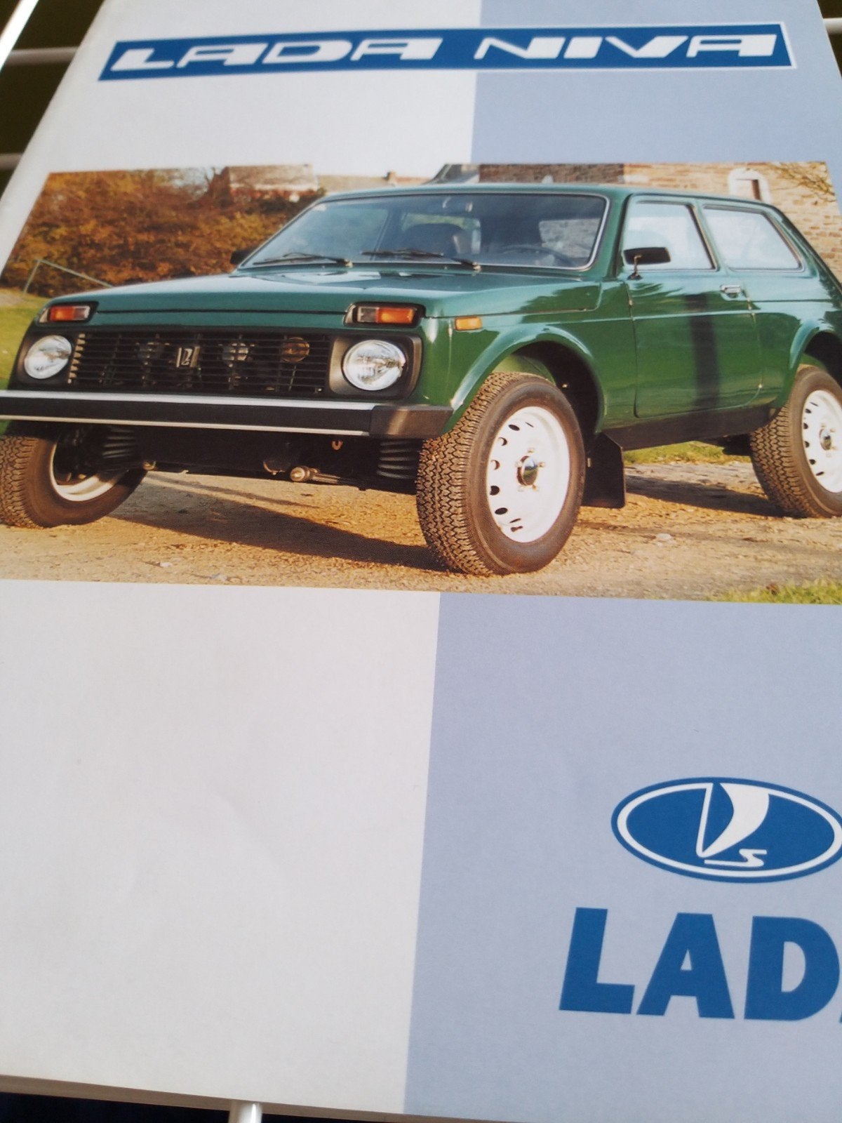 lada niva jeep folder in mooie staat Nederlands, Ophalen of Verzenden, Zo goed als nieuw, Overige merken